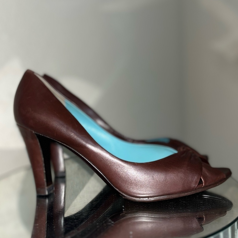 Salvatore Ferragamo Leather Pumps Heels, Brown with Blue Interior, Size 9B - Picture 7 of 14